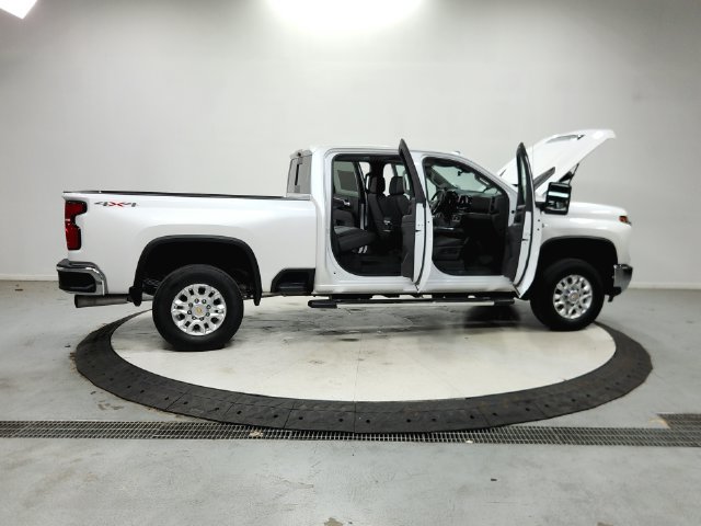 Used 2024 Chevrolet Silverado 2500 LTZ w/ LTZ Convenience Package AWD/4WD image 17