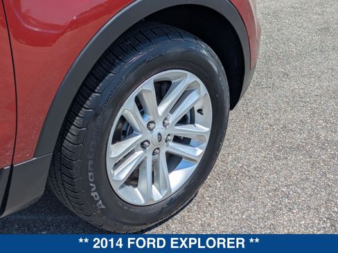 Used 2014 Ford Explorer XLT w/ Equipment Group 202A AWD/4WD image 13