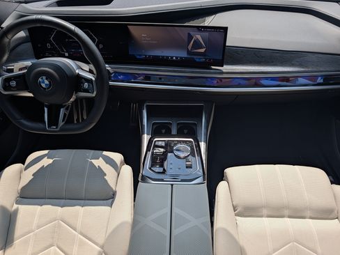 Used 2023 BMW 760i xDrive AWD/4WD image 10
