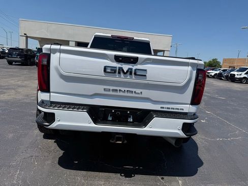 Used 2024 GMC Sierra 3500 Denali Ultimate AWD/4WD image 9