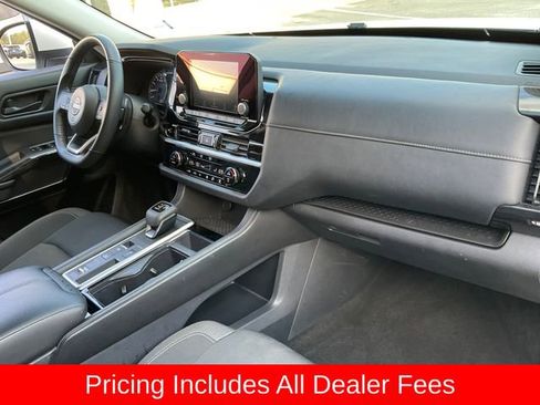 Used 2025 Nissan Pathfinder SV FWD image 22