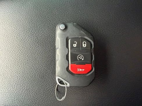 Used 2024 Jeep Wrangler Unlimited Sahara AWD/4WD image 26