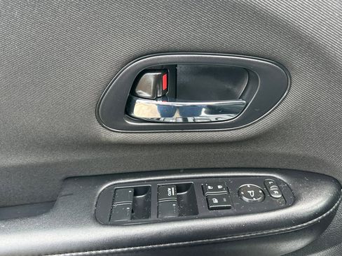 Used 2022 Honda HR-V Sport image 11