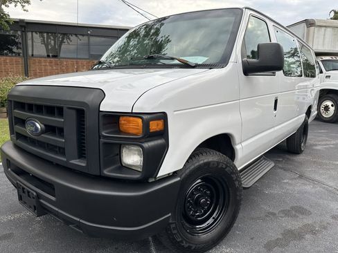 Used 2010 Ford E-350 and Econoline 350 Extended Wagon Super Duty image 1