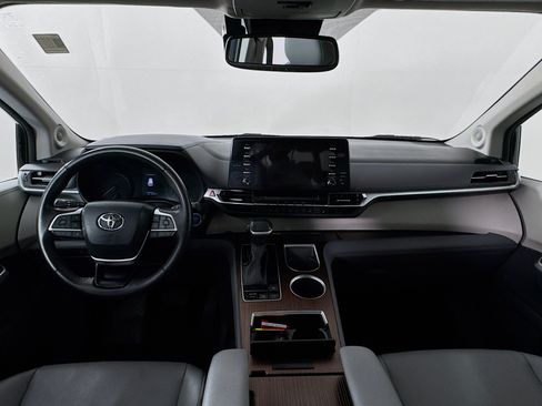 Certified 2024 Toyota Sienna XLE w/ XLE Plus Package FWD image 26
