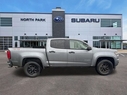 Used 2020 Chevrolet Colorado W/T w/ WT Convenience Package AWD/4WD image 2