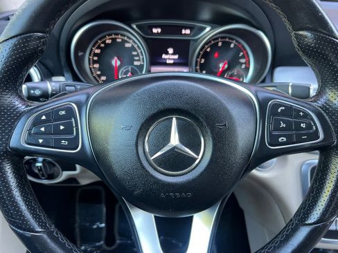 Used 2018 Mercedes-Benz GLA 250 4MATIC image 25