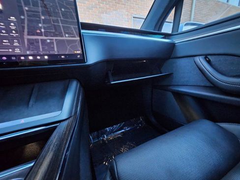 Used 2022 Tesla Model X image 54