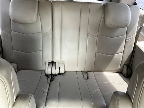 Used 2017 Cadillac Escalade ESV Luxury AWD/4WD image 30