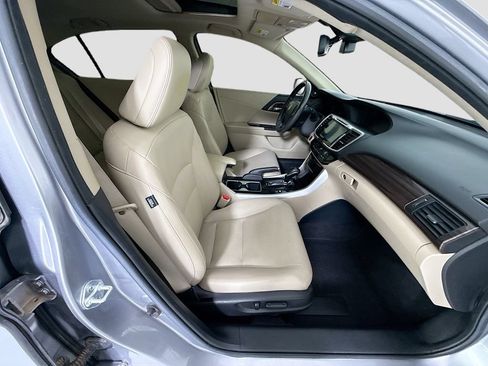 Used 2017 Honda Accord Touring image 20