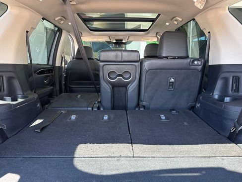 Used 2024 Honda Pilot Touring image 29
