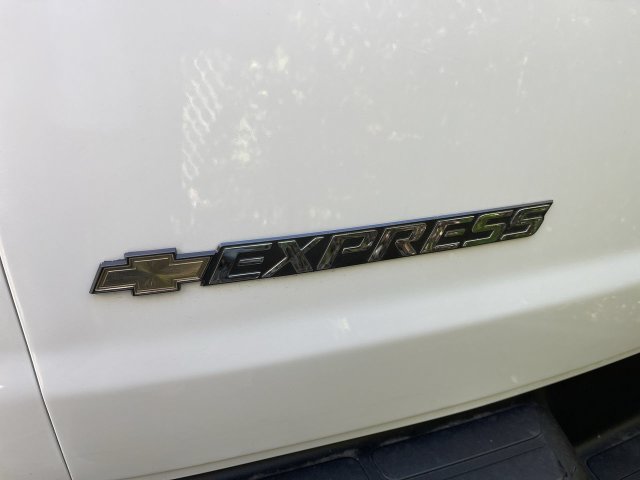 Used 2025 Chevrolet Express 2500 w/ Driver Convenience Package RWD image 4