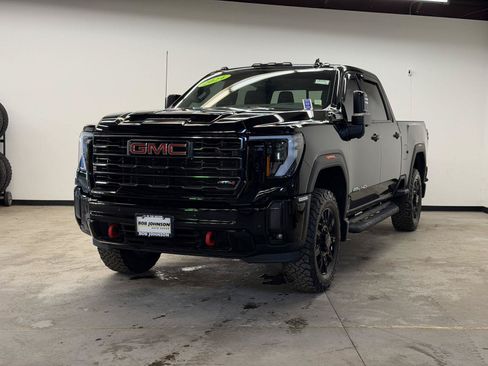 Used 2024 GMC Sierra 2500 AT4 w/ AT4 Preferred Package AWD/4WD image 5
