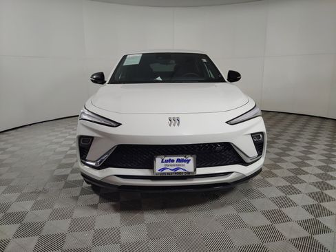 Used 2025 Buick Envista Sport Touring image 6