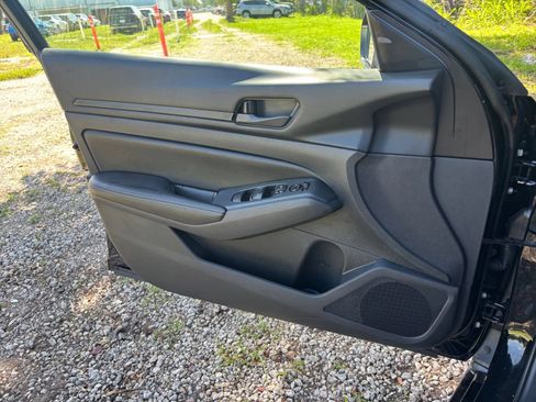 Used 2026 Nissan Altima 2.5 SV FWD image 15