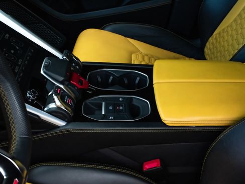 Used 2020 Lamborghini Urus image 15
