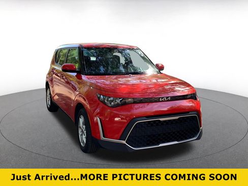 Used 2025 Kia Soul LX w/ LX Technology Package image 1