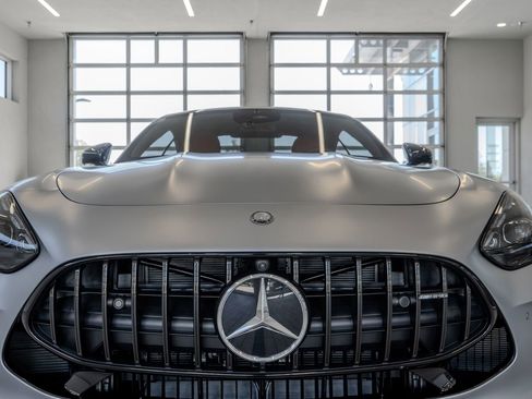 Used 2025 Mercedes-Benz AMG GT 63 image 22