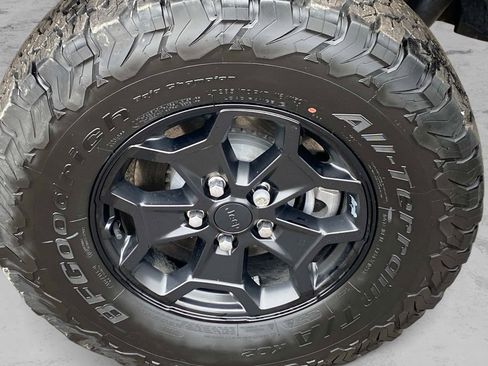 Certified 2023 Jeep Wrangler Unlimited Rubicon 4xe AWD/4WD image 36