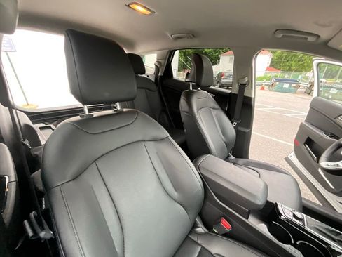 Used 2025 Kia Sportage EX image 26