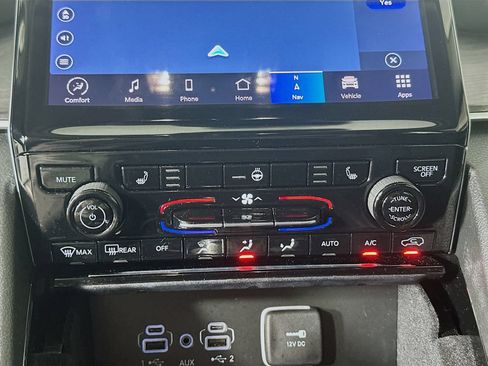 Used 2022 Jeep Grand Cherokee L Limited AWD/4WD image 16