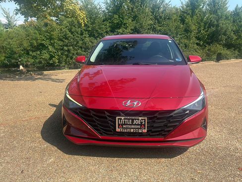 Used 2023 Hyundai Elantra SEL FWD image 13