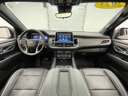 Used 2023 Chevrolet Tahoe High Country AWD/4WD image 3