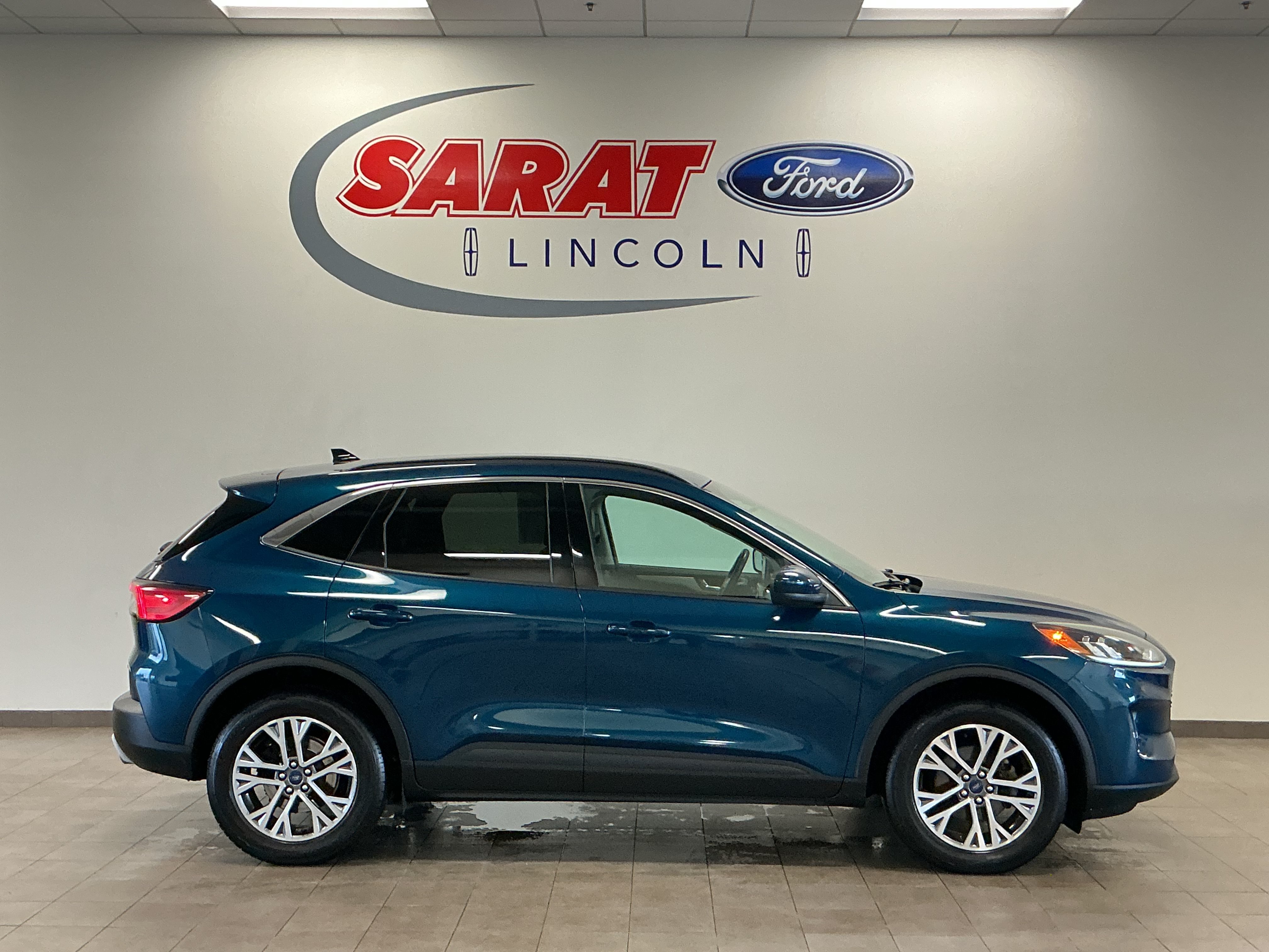 Used 2020 Ford Escape SEL AWD/4WD image 1