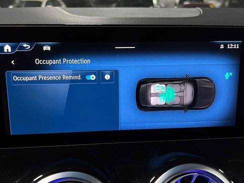 Certified 2025 Mercedes-Benz GLA 250 4MATIC image 35