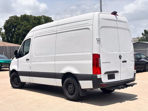 Used 2025 Mercedes-Benz Sprinter 2500 image 3
