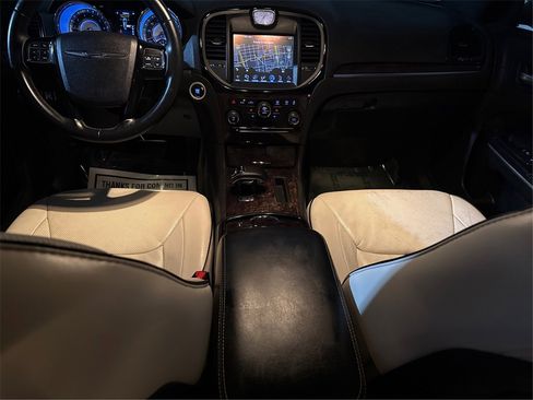 Used 2014 Chrysler 300 Uptown Edition w/ Quick Order Package 22M image 17