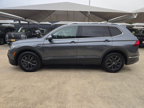 Used 2022 Volkswagen Tiguan SE FWD image 6