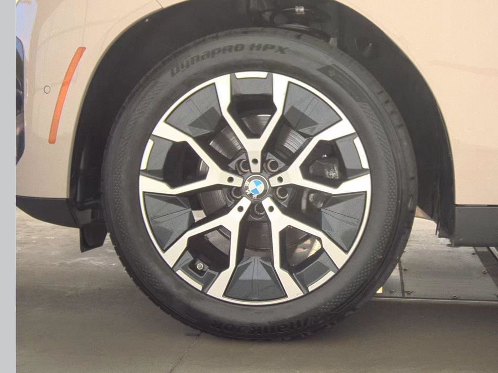 Used 2025 BMW X3 xDrive30i w/ Premium Package AWD/4WD image 10