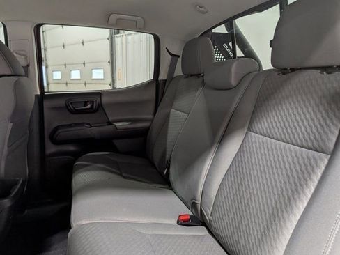 Used 2022 Toyota Tacoma SR image 9