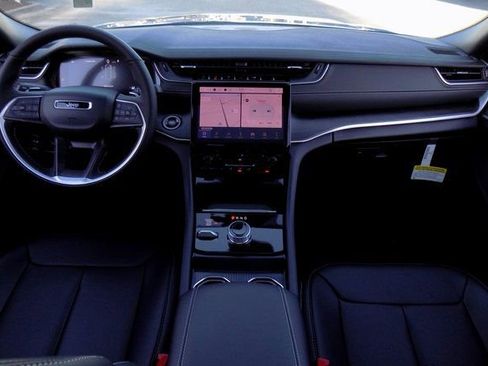 New 2025 Jeep Grand Cherokee L Limited image 13