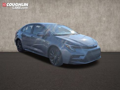 Used 2025 Toyota Corolla SE w/ Convenience Package FWD image 1