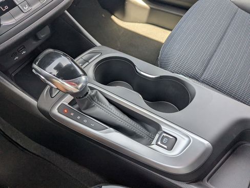 New 2025 Buick Envista Preferred image 21