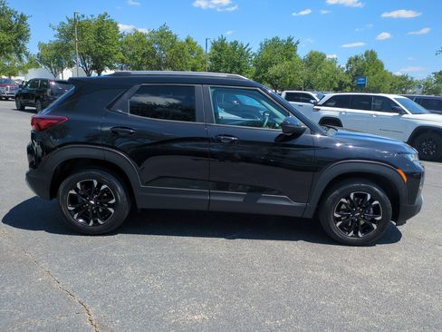 Used 2023 Chevrolet TrailBlazer LT w/ Convenience Package AWD/4WD image 11