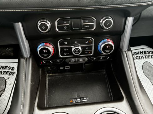 Used 2022 GMC Yukon SLT w/ SLT Premium Package image 25