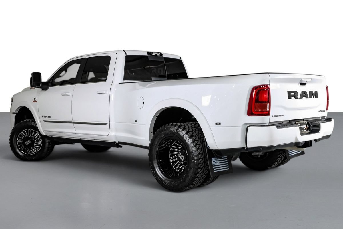Used 2025 RAM 3500 Limited AWD/4WD image 11