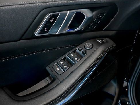 Used 2023 BMW X5 xDrive40i w/ Climate Comfort Package image 18