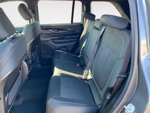 New 2026 Jeep Grand Cherokee Laredo X image 13