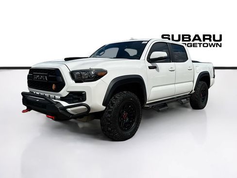 Used 2017 Toyota Tacoma TRD Pro AWD/4WD image 3