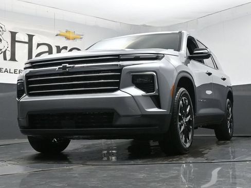 New 2026 Chevrolet Traverse LT w/ Sun and Wheel Package FWD image 4