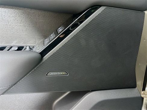 New 2026 Land Rover Range Rover Velar Dynamic SE image 21