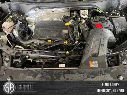 Used 2025 Chevrolet Trax LT FWD image 26