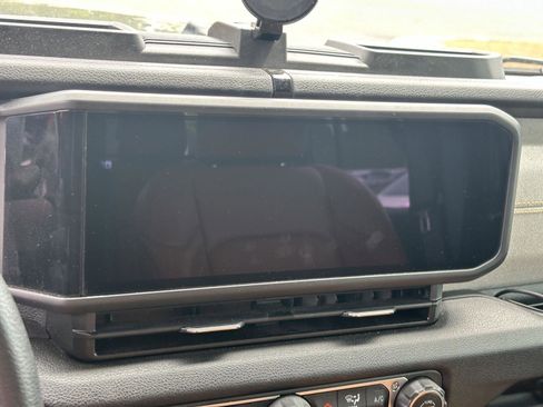 Used 2025 Jeep Gladiator Sport AWD/4WD image 11