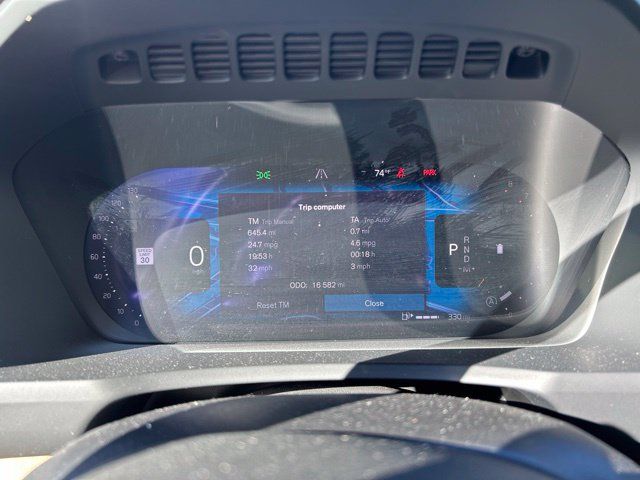 Used 2024 Volvo XC90 B6 Plus w/ Protection Package Premier AWD/4WD image 11