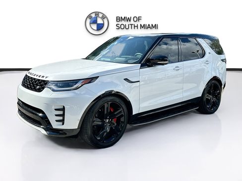 Used 2024 Land Rover Discovery Dynamic SE AWD/4WD image 3