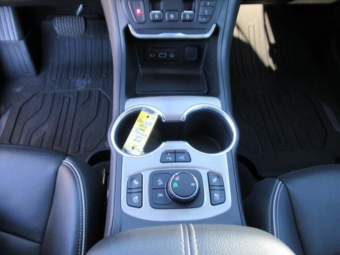 Used 2019 GMC Terrain Denali w/ Advanced Safety Package image 21